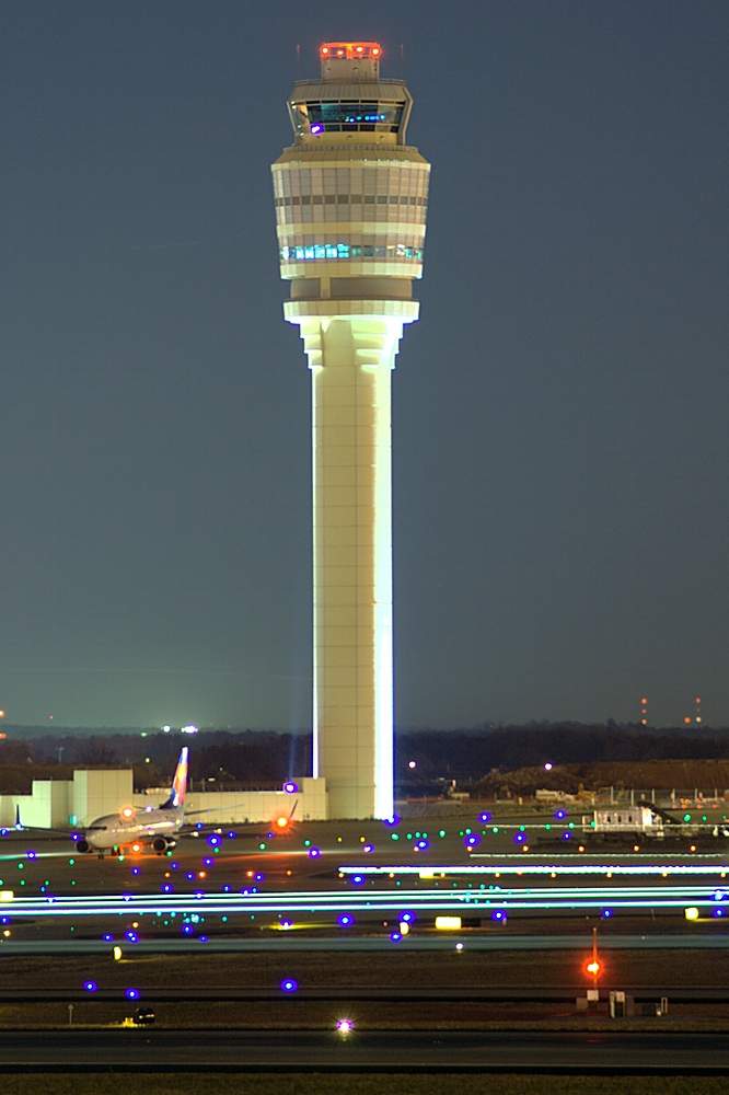 Air traffic controllers: US faces up to shortage